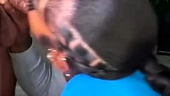 La salope Walmart Minxxx suce de grosses queues noires