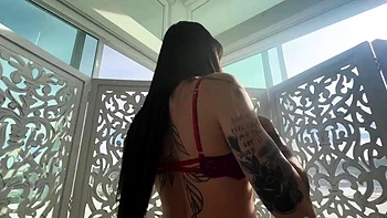 Nova Flame gibt Dredd ihren geilen Arsch zum Ficken