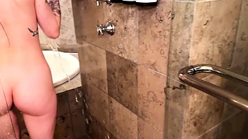 Milf fickt dreckig und bläst großen Schwanz