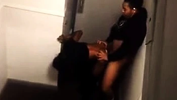 Amadora negra fodida com câmera escondida