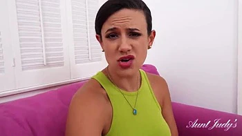 Professora MILF peituda Penny Barber aula suja de JOI & peitos grandes POV