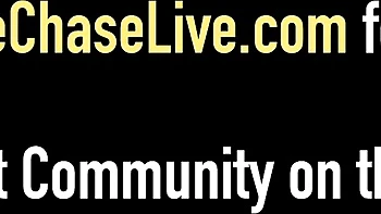 Чарли Чейз мастурбирует с большими сиськами мамки