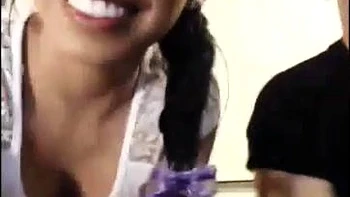 Amateur Paar beim Blasen und Masturbieren