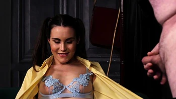 Estudante SPH zoa professor em femdom hardcore