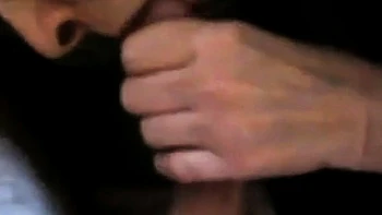 Velha dinamarquesa faz boquete e masturbação