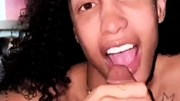 Verschmierter haariger Schwanz Blowjob POV