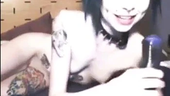 Camgirl fickt mit Bad Dragon Dildo, Cowgirl-Blowjob