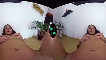 Интимная латина сосёт и скачет наездницей в POV VR