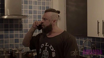 Ruiva chupando pau grande e fodendo cachorrinho e cowgirl