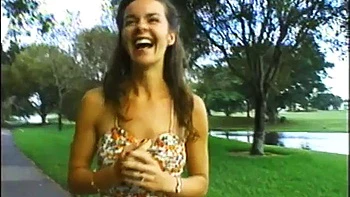 Pipe amateur et baise missionnaire avec éjaculation