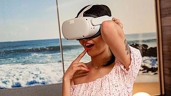 Luna Bunny delgada: blowjob teen y doggy style