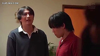 Ikumi Shiramine, esposa japonesa no escritório com peitões