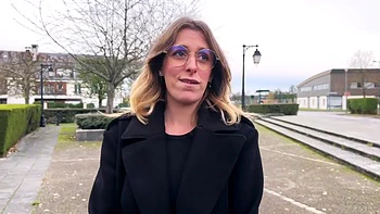 Aurrora 23, bustige Milf in Dessous