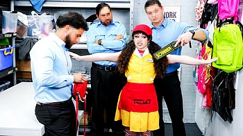 Pixie Smalls y Juan Largo en gangbang hardcore