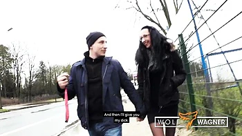 Milf alemã Stella Star safada transa na rua e engole a porra