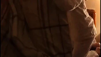 Изменяющий рогоносец смотрит, как его девушку жестко трахают без защиты