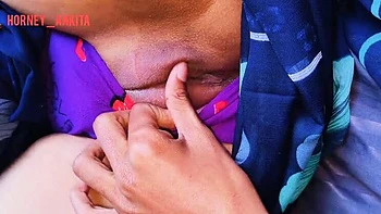 Indischer Geschäftsmann fickt hart heißes 18+ Mädchen