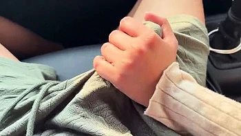 Bhabhi indiana Danny Duck dá a primeira aula de direção - Boquete e foda de peitos no carro