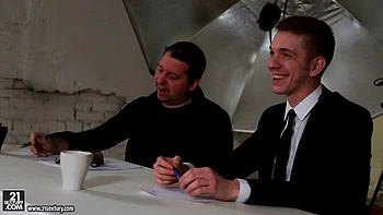 Lyen Park fodendo anal e dando boquete ao ar livre