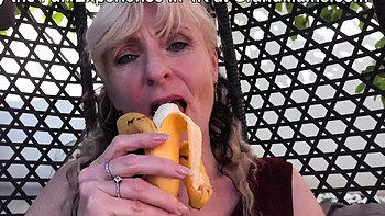 Reife Blondine will harten Schwanz in ihrer alten Muschi