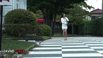 Risa Mizuki chupando molhado - esposa japonesa traindo sem censura