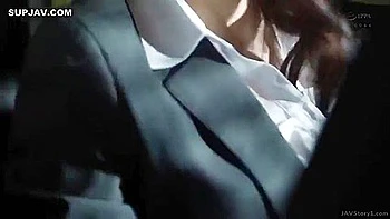 Asiatica morena con creampie goteando dentro