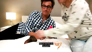 Angelic Conny Dachs se masturba com brinquedos e peitos grandes