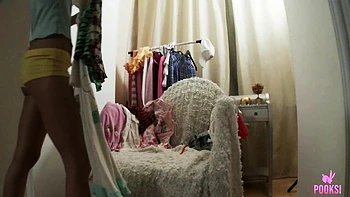 Соло мастурбация с вибратором и натуральной грудью