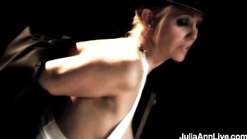 Julia Ann loira milf de peitos grandes fodendo de cowgirl