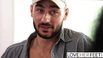 Payton Preslee fodendo com os pés em Milão