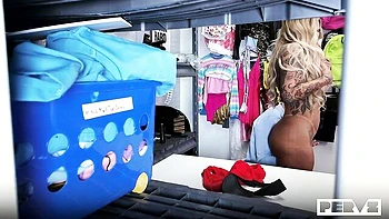 Kali Roses und Lola Cheeks Side-Fick mit Oral