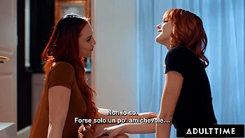 Айдра Фокс соблазняет Кенну Джеймс для горячего лесбийского секса