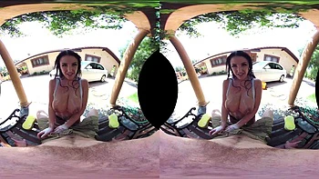 Lavage sexy : grosse poitrine, pipe et chevauchée