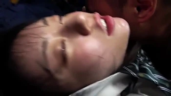 Vadia suja traindo fodida na frente do corno