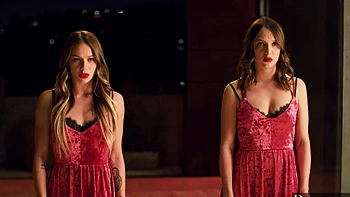 Markus Dupree et Izzy Lush baisent Naomi Swann à trois