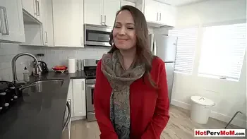 Mature stepmother offers her hairy pussy to stepson