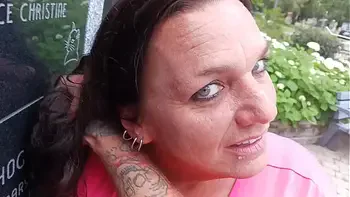 Homemade amature outdoors. Rad Brad Milf gets pussy fucked and throats cock part 1