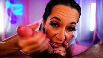 Freya Von Doom chupa y se folla en POV