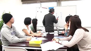 Amadora japonesa asiática goza por dentro