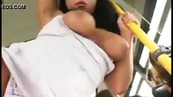 Brünette mit fetten Titten fickt Doggy und Missionar