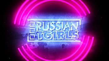 Tgirl rusa masturbándose en tacones y lencería