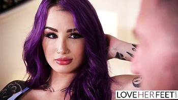 Valerica Steele fodendo e lambendo pés sexy