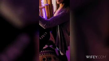 Ungarische Amateur-Ehefrau mit Creampie und Fußjob