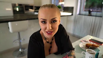 Kayla Green baisée en bas sexy en POV