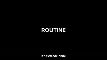 Enteado fode milf loira peituda madrasta