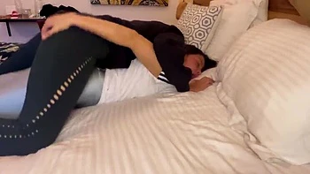 Scarlettandc lésbicas amadoras: namorada latina com buceta apertada lambida e apalpada