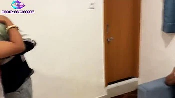 Indischer Stiefvater & Stiefsohn ficken Desi-Mädchen Aksha & MastiGirl750 im Hotel