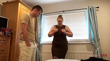 Landlady BBW MILF Becky boca no pau do inquilino tímido