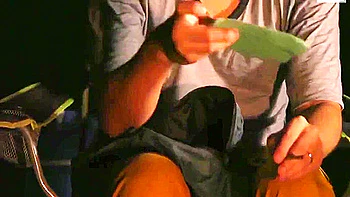 Esposa asiática se mete en grupo hardcore con BDSM