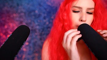 Rothaariges ASMR Solo leckt im POV Fetisch